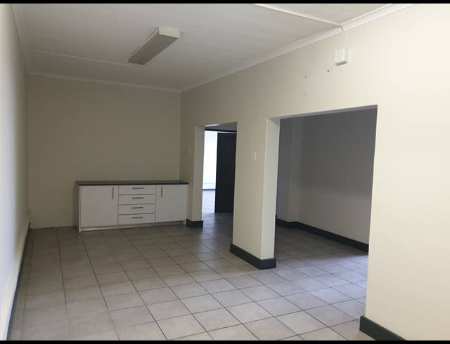 3,260M² WAREHOUSE TO LET IN KILLARNEY GARDENS